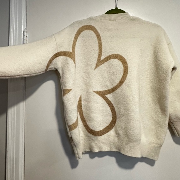 Le Lis Women’s small Cream Pullover Sweater Large Floral Daisy Outline Crew Neck - Picture 2 of 16